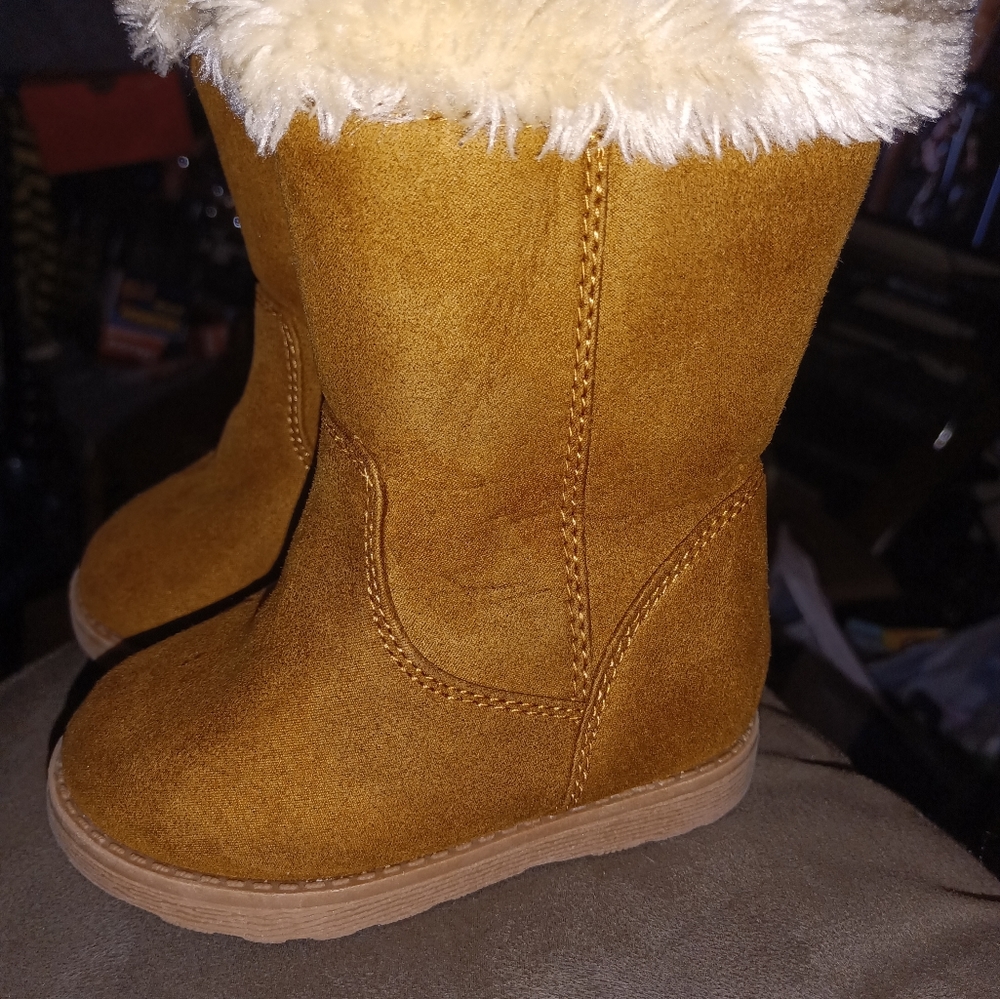Toddler girl boots. Size 5 $12